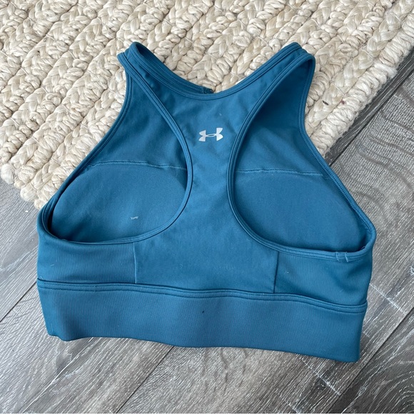 Under Armour sports bra front zip up removable pads size small - Picture 2 of 3